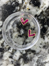 Load image into Gallery viewer, 2pcs V Heart Charms
