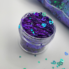 Load image into Gallery viewer, Heart Glitter
